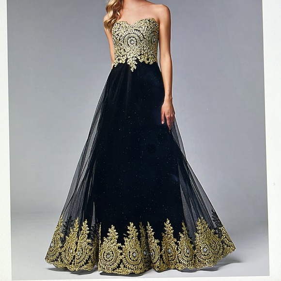 🆕Formal evening or prom gown vintage inspired, beaded, sequined,strapless - Picture 8 of 15